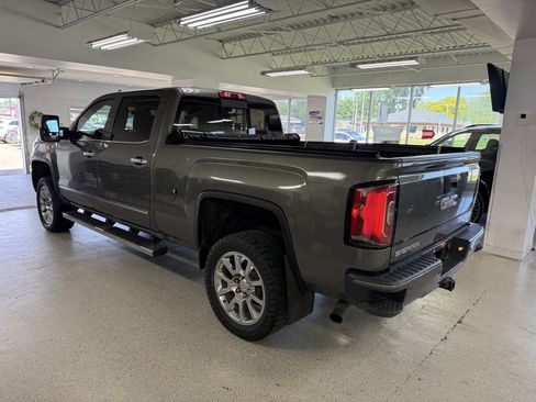 Used 2017 GMC Sierra 1500 Denali AWD/4WD image 8