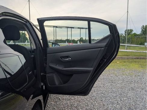 Used 2023 Nissan Sentra SV FWD image 12