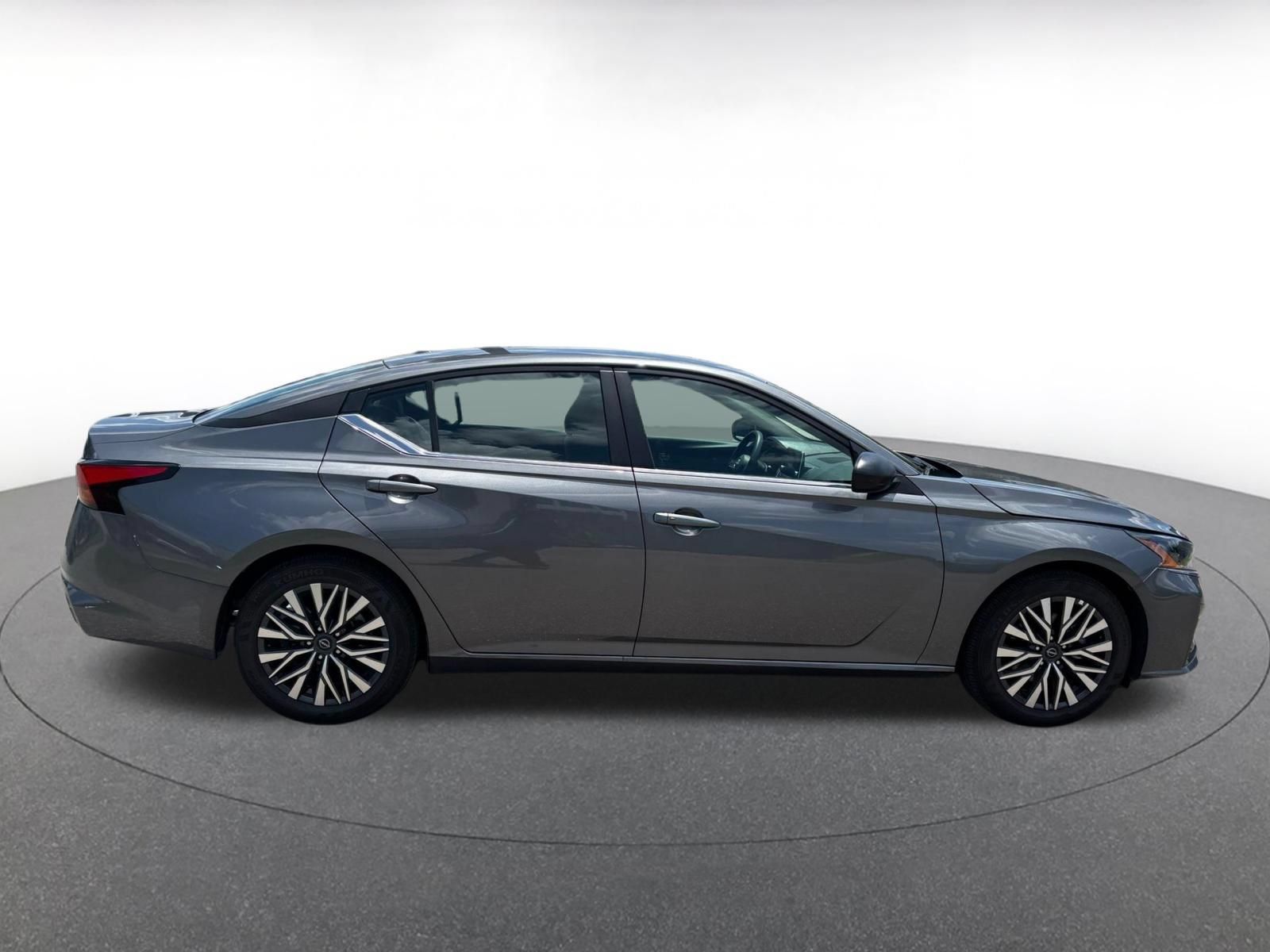 Used 2026 Nissan Altima 2.5 SV FWD image 14