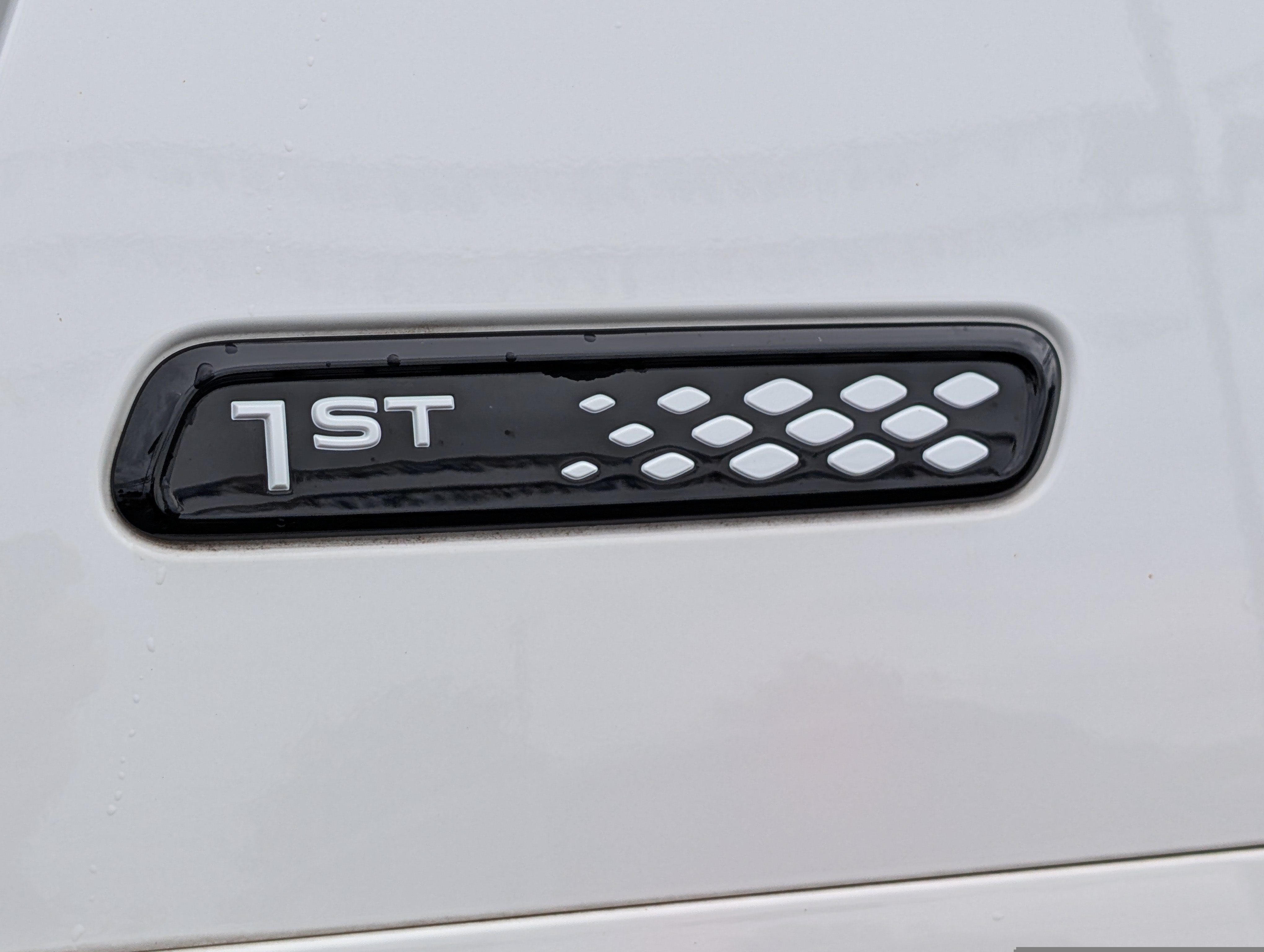 Used 2025 Volkswagen ID. Buzz 1st Edition AWD/4WD image 9