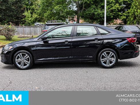 Used 2024 Volkswagen Jetta SE FWD image 9