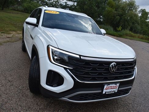 Used 2024 Volkswagen Atlas Cross Sport SE image 10
