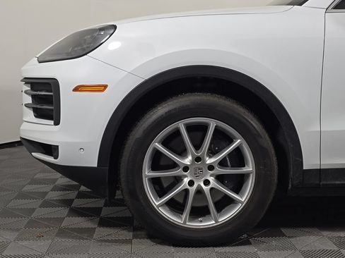 Certified 2024 Porsche Cayenne AWD/4WD image 11
