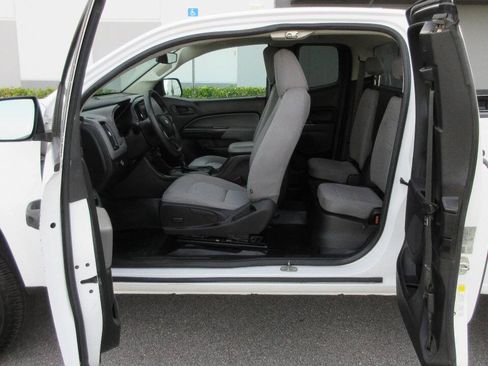 Used 2018 Chevrolet Colorado W/T w/ WT Convenience Package RWD image 13
