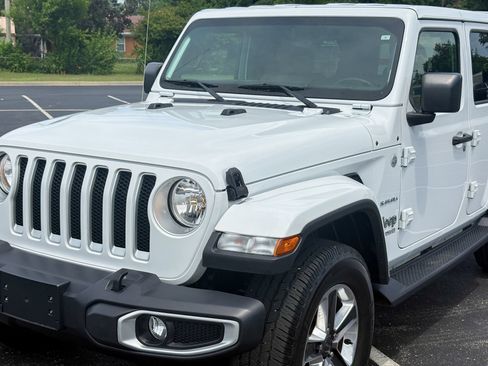 Used 2020 Jeep Wrangler Unlimited Sahara AWD/4WD image 8