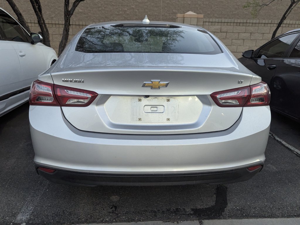 Used 2022 Chevrolet Malibu LT FWD image 5