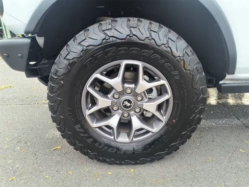 Used 2024 Ford Bronco Badlands image 10