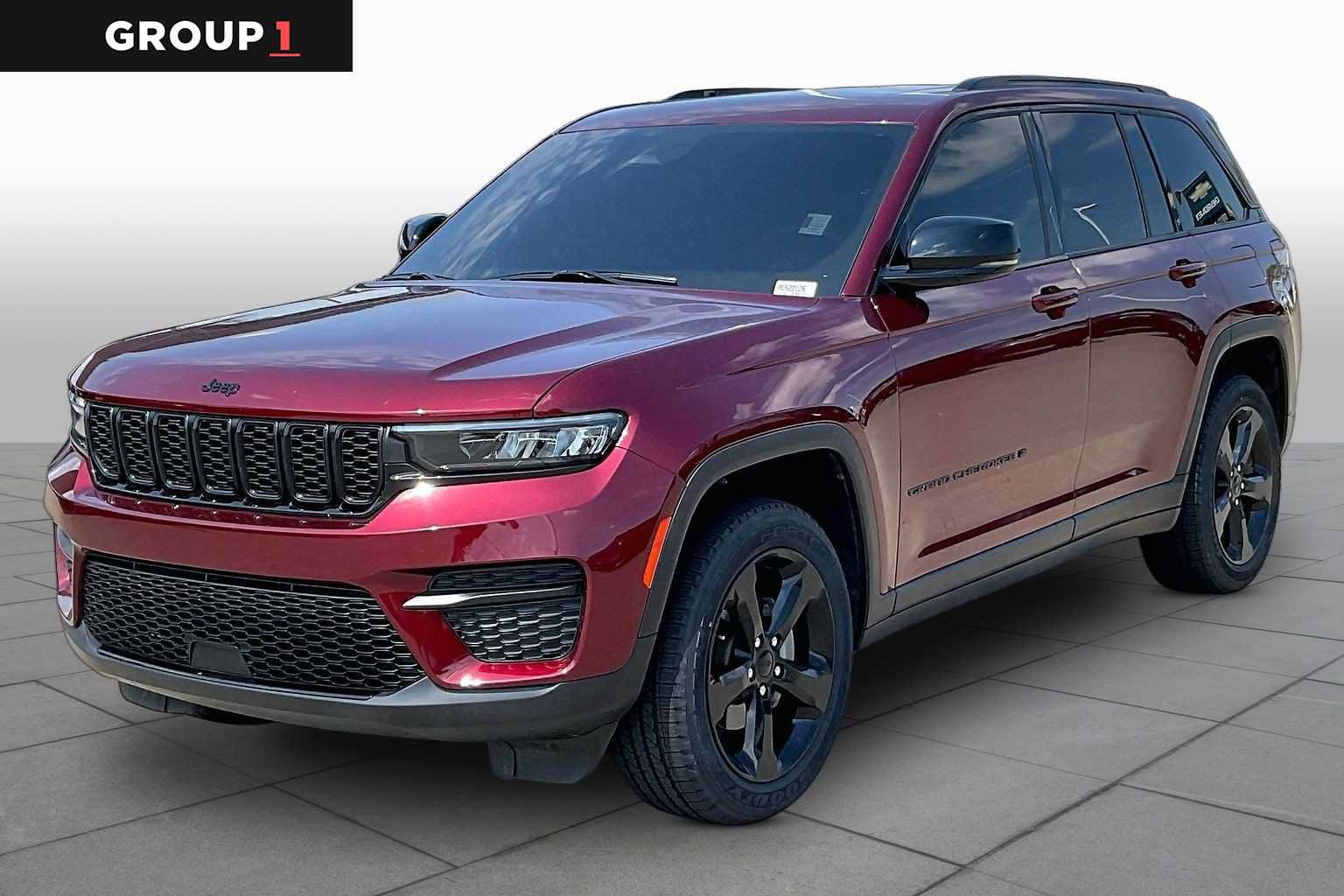 Used 2023 Jeep Grand Cherokee Altitude AWD/4WD image 1