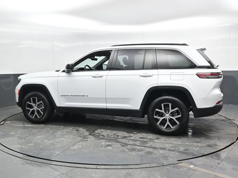 Used 2025 Jeep Grand Cherokee Limited image 10