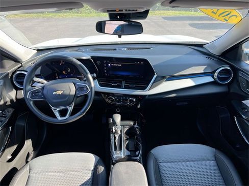 Used 2024 Chevrolet Trax LT w/ Driver Confidence Package image 19