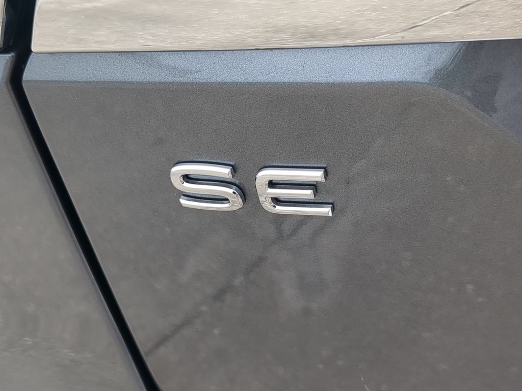 Certified 2024 Volkswagen Atlas SE FWD image 10