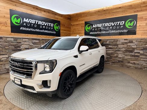 Used 2023 GMC Yukon SLT w/ SLT Premium Package AWD/4WD image 3