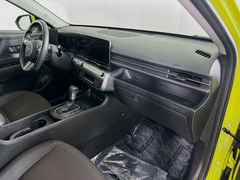 Used 2025 Hyundai Kona SEL AWD/4WD image 35