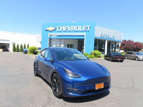 Used 2022 Tesla Model Y Long Range AWD/4WD image 34