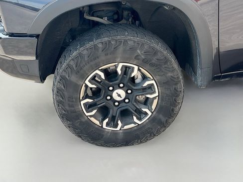 Used 2023 Chevrolet Silverado 1500 ZR2 w/ Technology Package AWD/4WD image 33