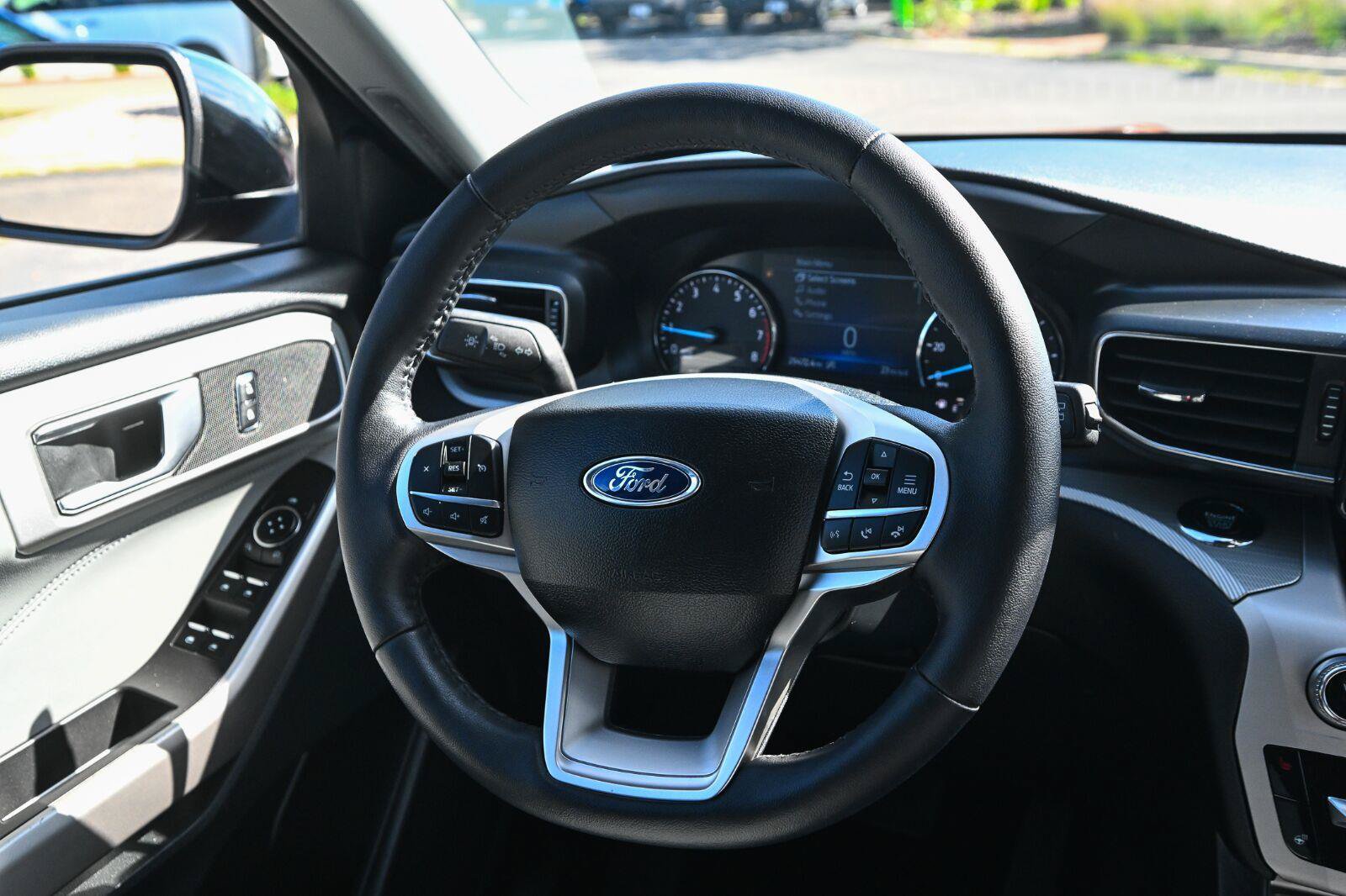 Certified 2024 Ford Explorer XLT AWD/4WD image 33