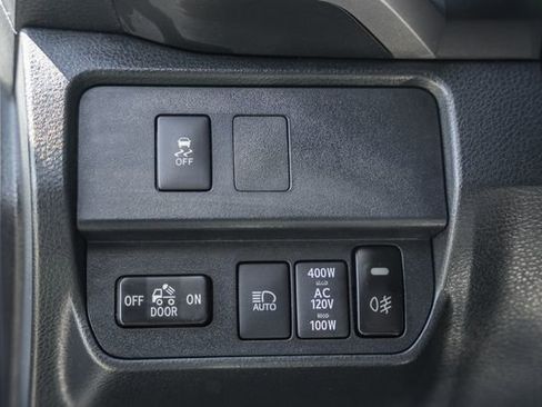 Used 2022 Toyota Tacoma SR5 w/ Trail Edition image 38