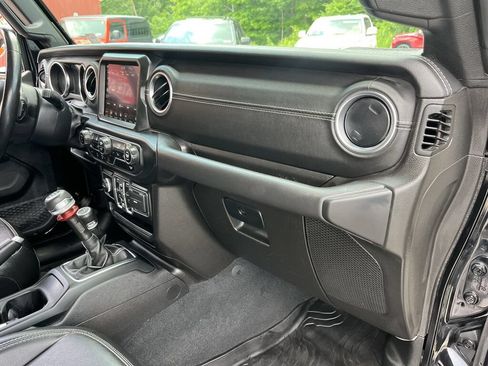 Used 2022 Jeep Wrangler Unlimited Sahara w/ LED Lighting Group AWD/4WD image 52
