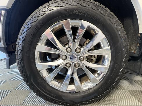 Used 2019 Ford F150 Lariat w/ Equipment Group 502A Luxury image 9