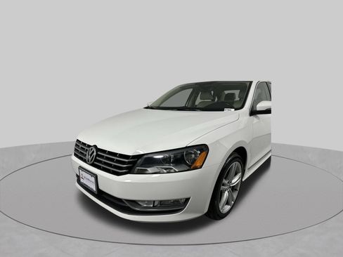 Used 2012 Volkswagen Passat TDI SE FWD image 26