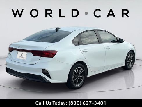 Used 2023 Kia Forte LXS FWD image 7