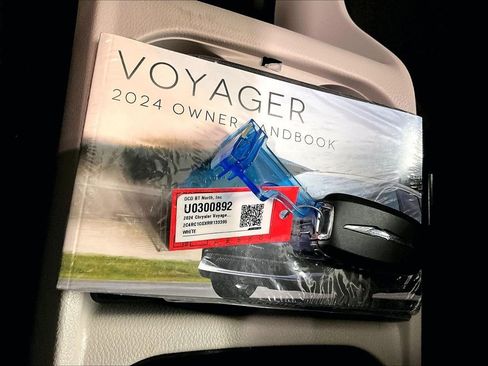 Used 2024 Chrysler Voyager LX FWD image 27