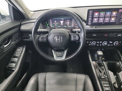 Used 2025 Honda Accord Touring image 16