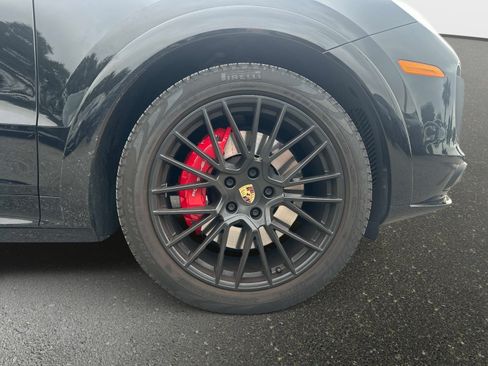 Used 2022 Porsche Cayenne GTS AWD/4WD image 6