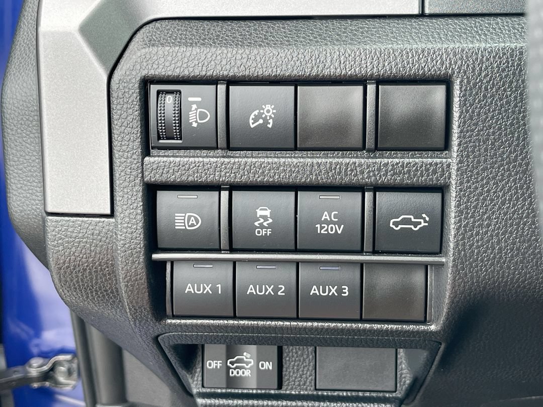 Used 2025 Toyota Tacoma TRD Sport w/ TRD Sport Premium Package AWD/4WD image 22