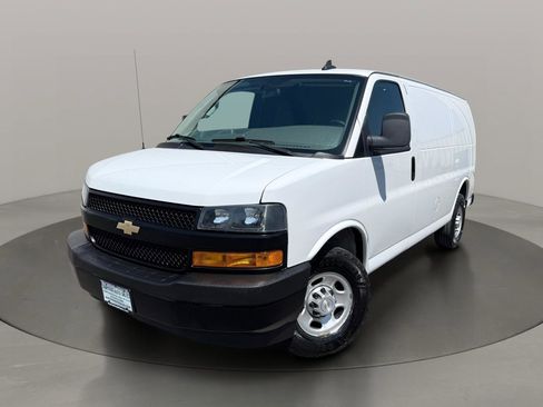 Used 2021 Chevrolet Express 2500 RWD image 2