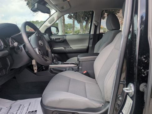 Certified 2022 Toyota Tacoma SR5 image 16