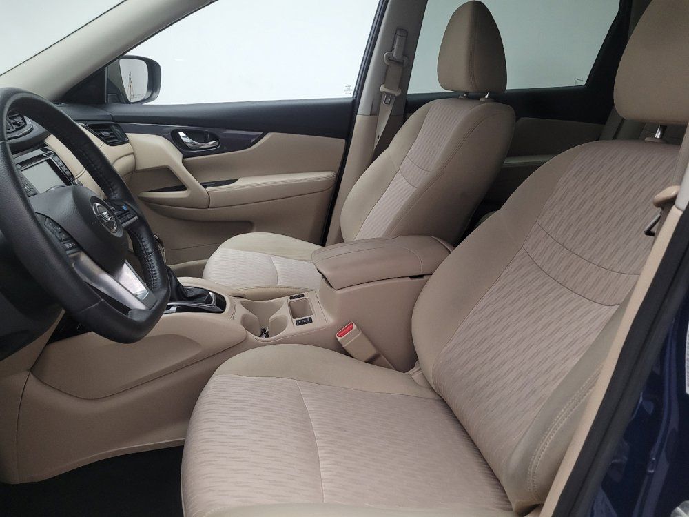 Used 2020 Nissan Rogue SV w/ Sun & Sound Touring Package FWD image 17