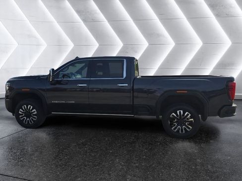 Used 2024 GMC Sierra 2500 Denali Ultimate AWD/4WD image 8