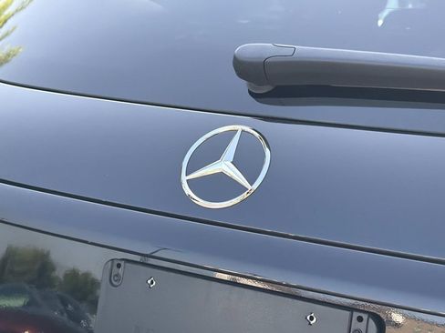 Used 2025 Mercedes-Benz GLC 350e 4MATIC image 11