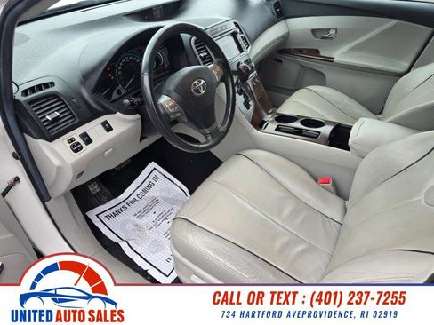 Used 2012 Toyota Venza Limited image 9