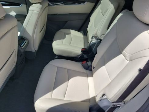 Used 2025 Cadillac XT6 Premium Luxury AWD/4WD image 12