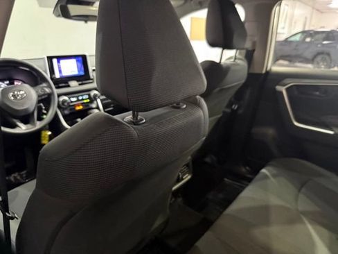 Used 2023 Toyota RAV4 LE AWD/4WD image 23