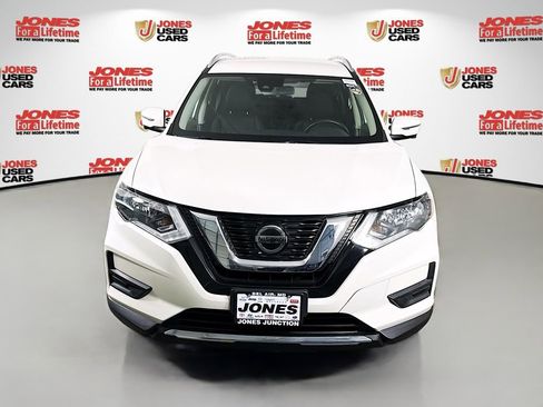 Used 2019 Nissan Rogue SV w/ Premium Package image 11