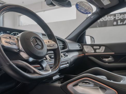 Used 2023 Mercedes-Benz GLS 580 4MATIC image 7