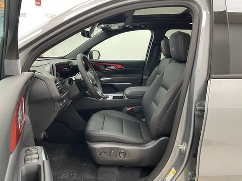 New 2026 Chevrolet Traverse Z71 w/ Driver Confidence Package AWD/4WD image 9