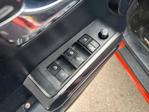 Used 2016 Toyota Tacoma TRD Off-Road w/ Towing Package image 12