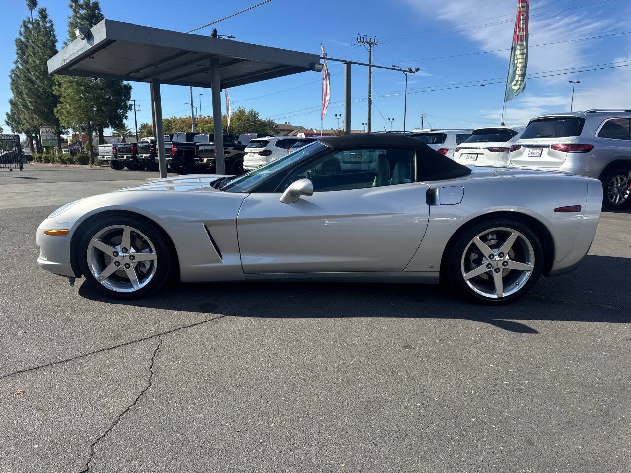 Used 2006 Chevrolet Corvette Convertible w/ Preferred Equipment Group RWD image 9
