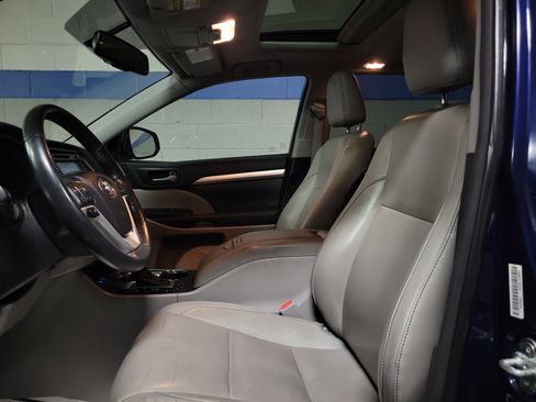 Used 2014 Toyota Highlander XLE image 20