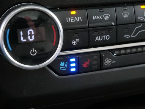Used 2020 Ford Expedition Max Limited AWD/4WD image 32