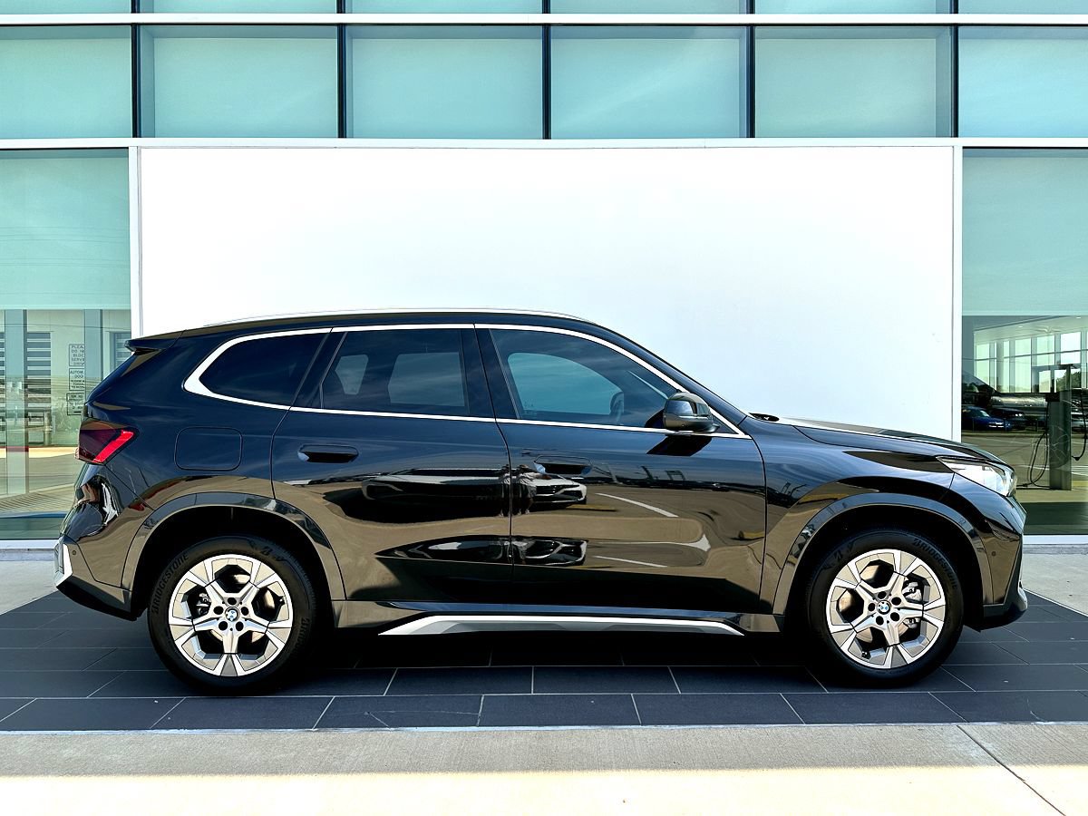 Certified 2025 BMW X1 xDrive28i w/ Technology Package AWD/4WD image 3