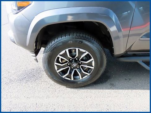 Used 2021 Toyota Tacoma TRD Sport image 4