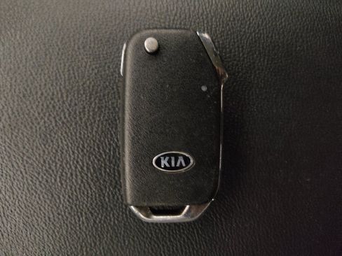 Used 2020 Kia Soul LX FWD image 32