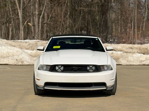 Used 2010 Ford Mustang GT Premium image 2