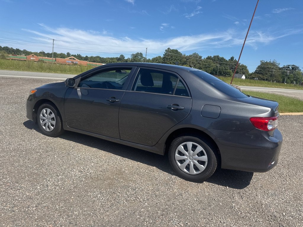 Used 2013 Toyota Corolla L FWD image 2