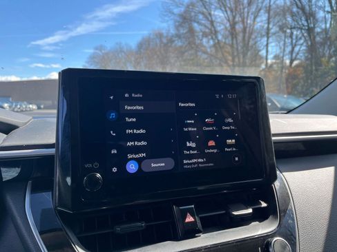 Used 2025 Toyota Corolla LE image 20